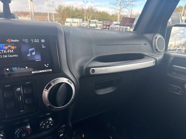 Used 2016 Jeep Wrangler Unlimited Rubicon image 27