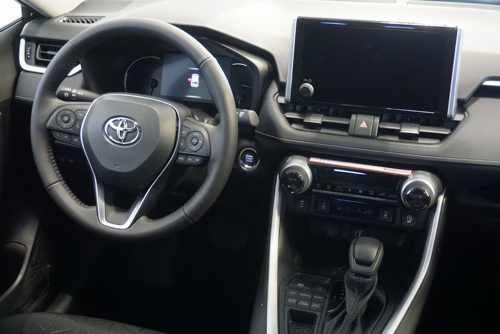 New 2025 Toyota RAV4 XLE image 31
