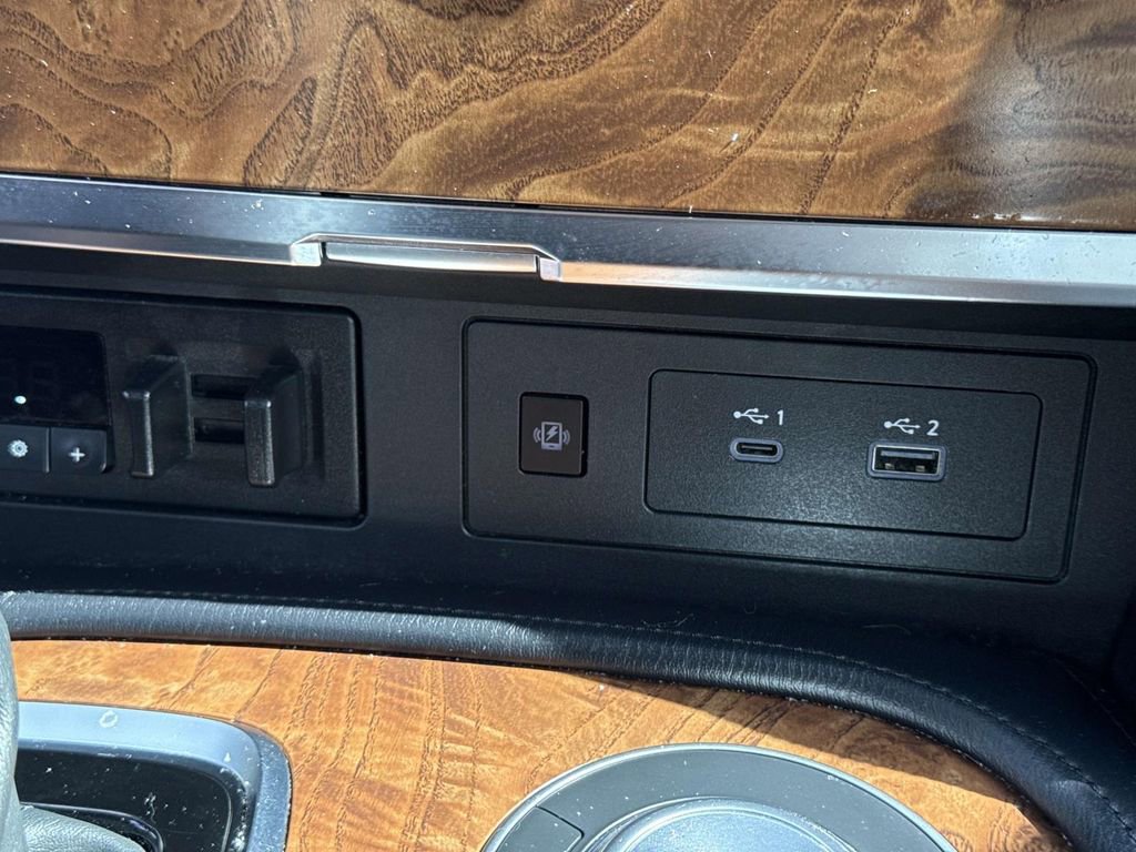 Used 2024 Nissan Armada SL w/ Captain's Chairs Package image 25