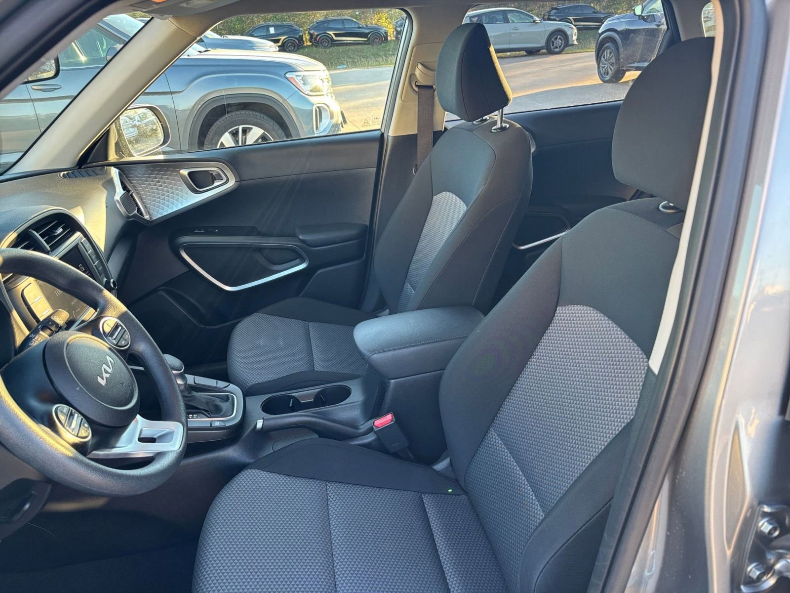 Used 2025 Kia Soul LX w/ LX Technology Package image 34