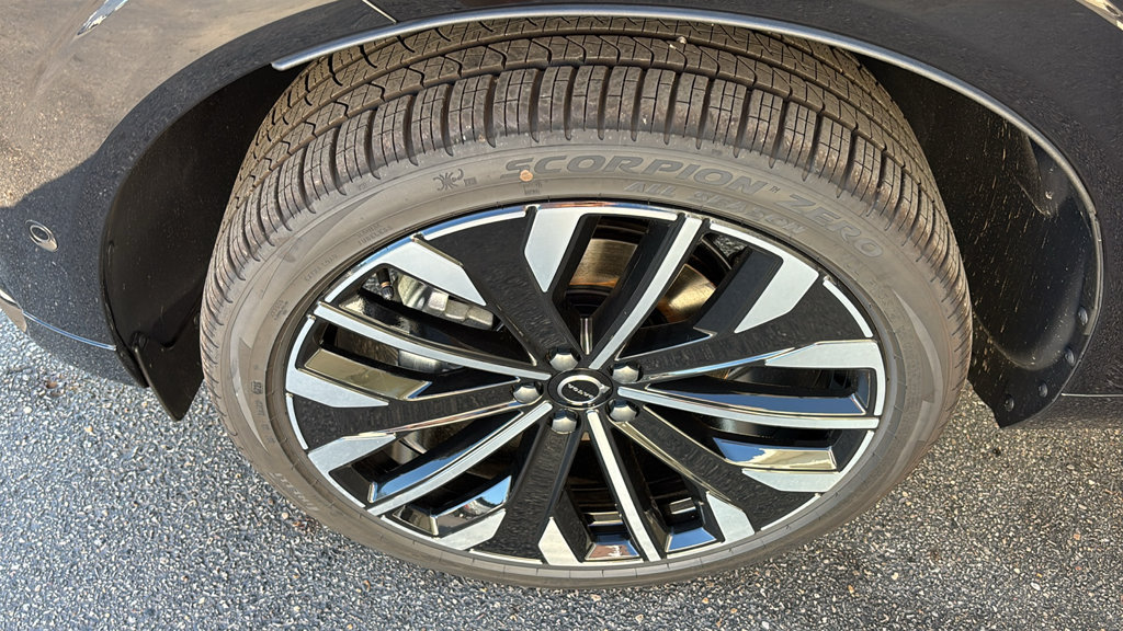 New 2027 Volvo XC60 B5 Ultra AWD/4WD image 31