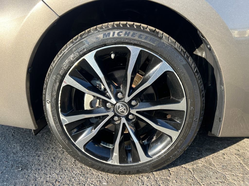 Certified 2019 Toyota Corolla SE image 9
