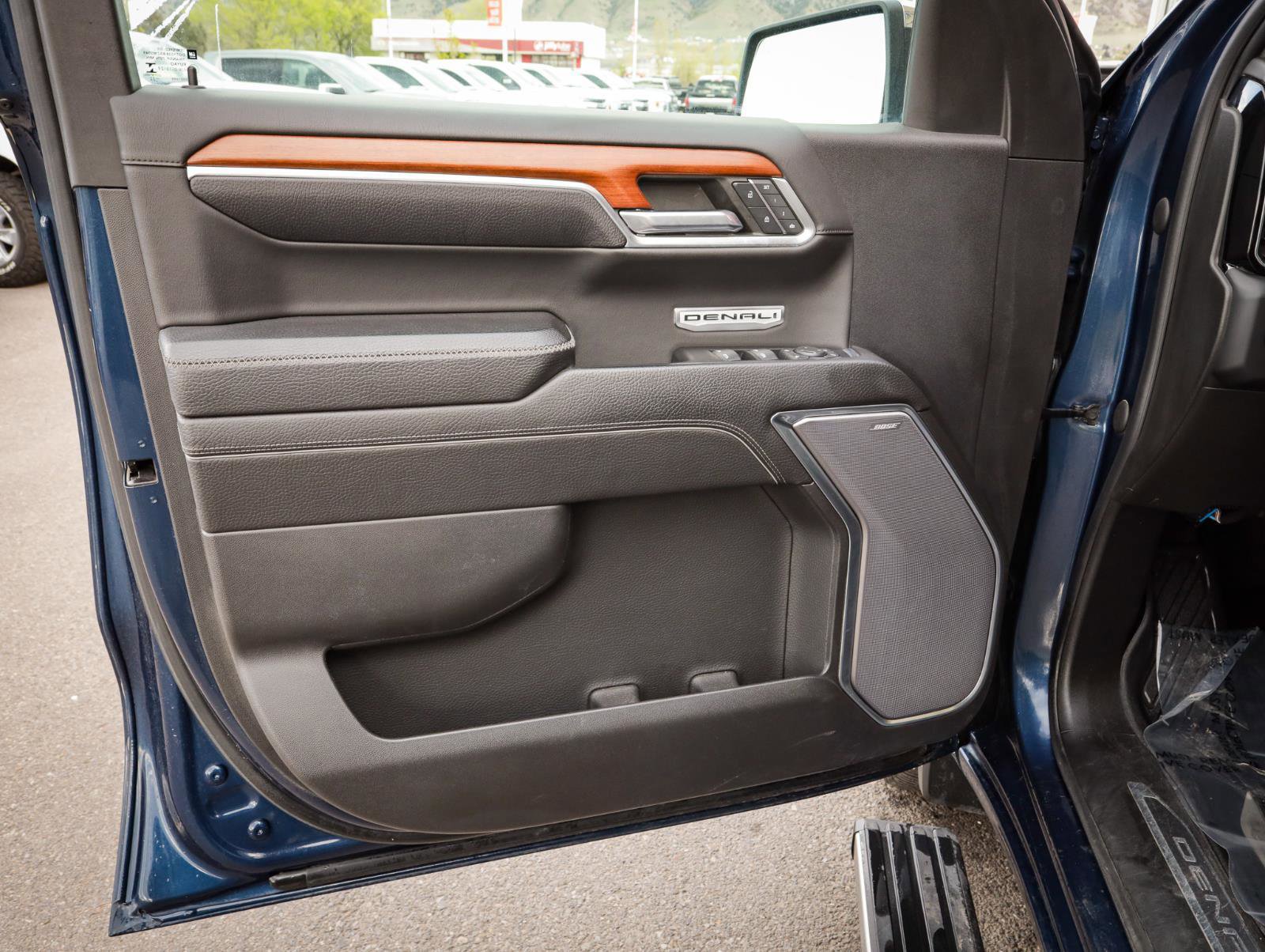 Used 2022 GMC Sierra 1500 Denali w/ Denali Reserve Package image 15