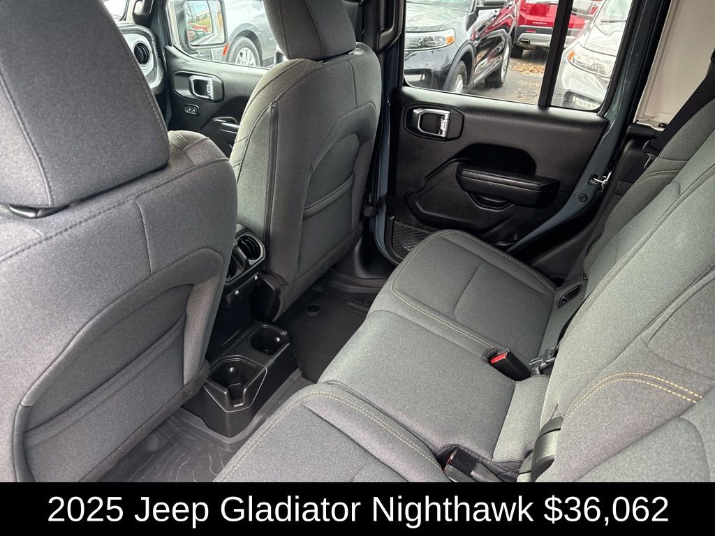 Used 2025 Jeep Gladiator Sport image 13