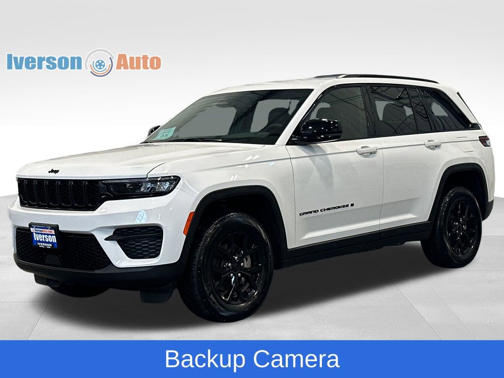 Used 2025 Jeep Grand Cherokee Altitude AWD/4WD image 5