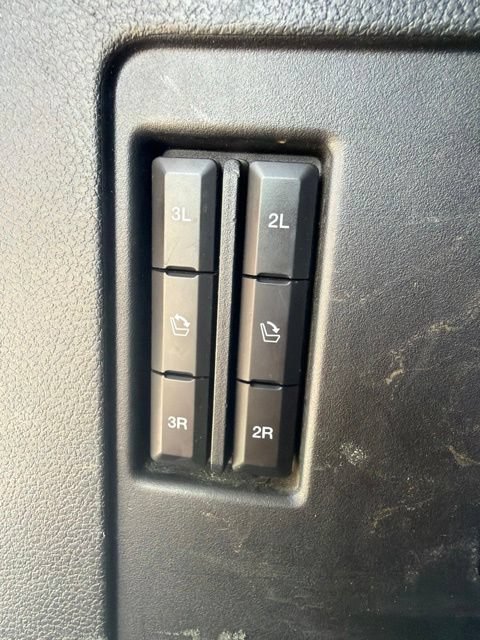 Used 2020 Ford Expedition XLT w/ Equipment Group 202A AWD/4WD image 12