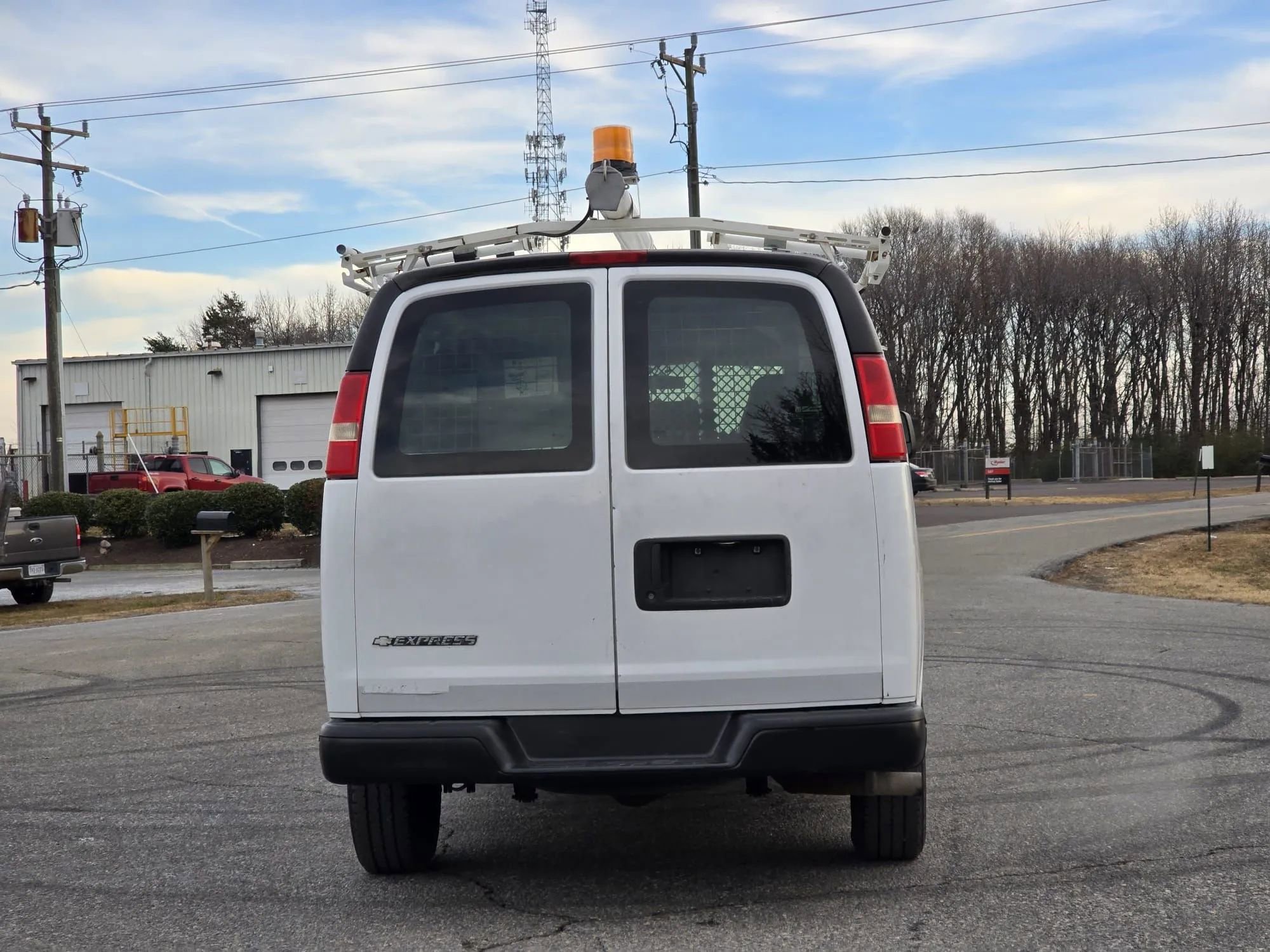 Used 2009 Chevrolet Express 2500 image 10