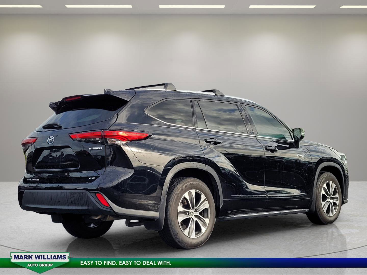 Used 2021 Toyota Highlander XLE FWD image 4
