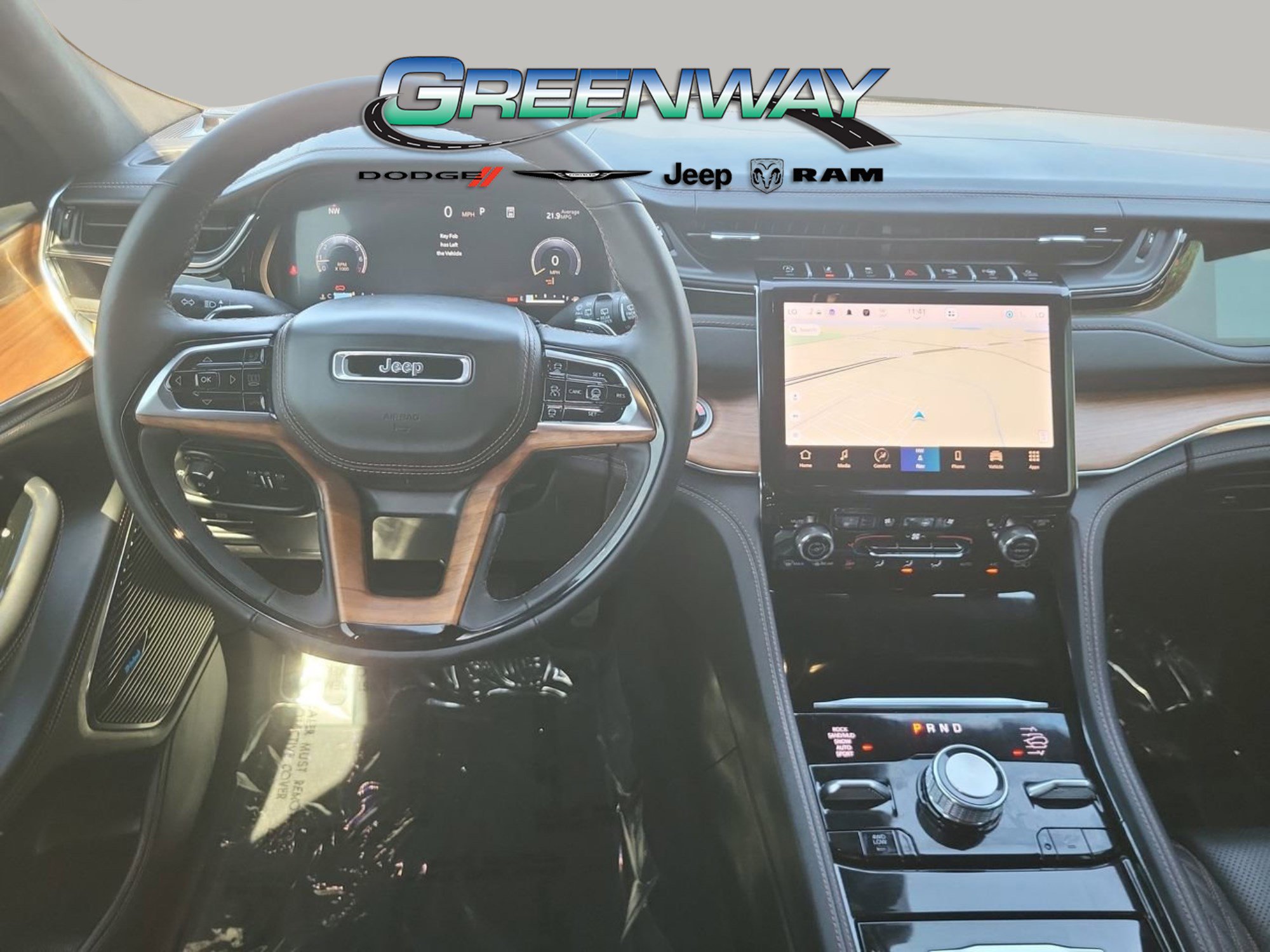 Used 2024 Jeep Grand Cherokee Summit image 13