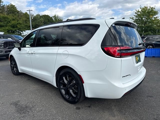 Used 2025 Chrysler Pacifica Limited FWD image 20