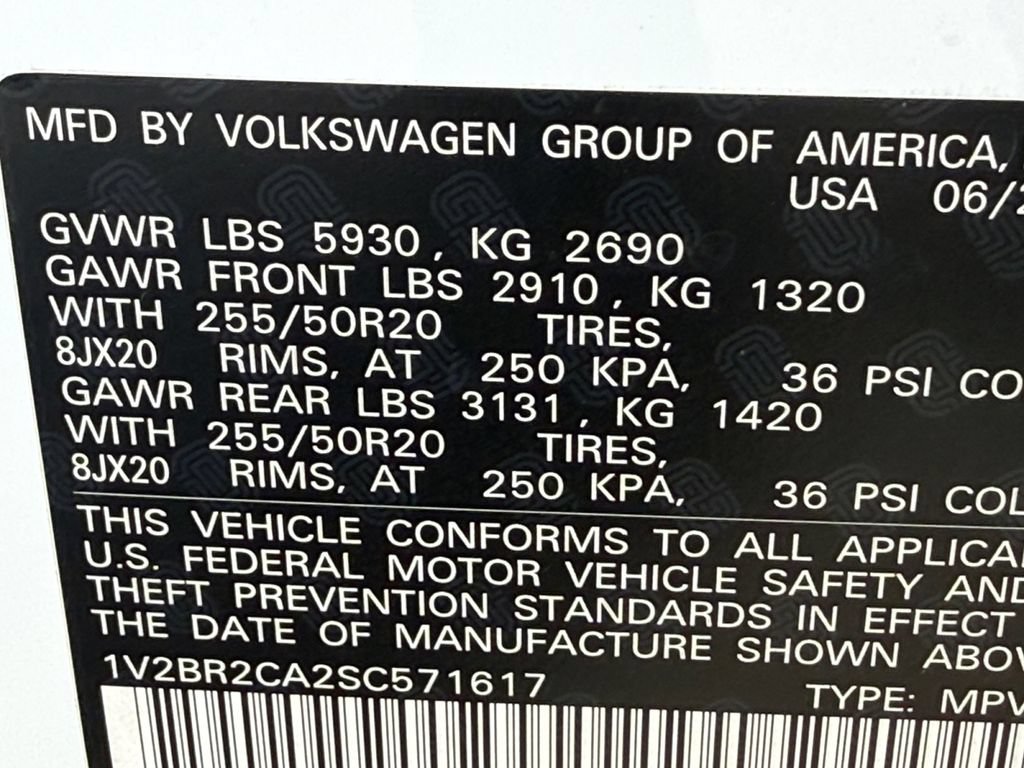Used 2025 Volkswagen Atlas SEL AWD/4WD image 29