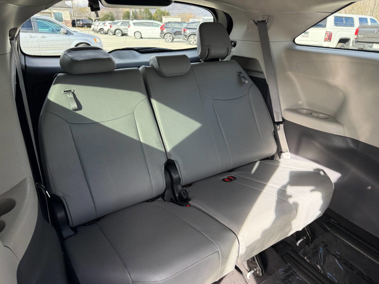 Used 2023 Toyota Sienna XLE image 23