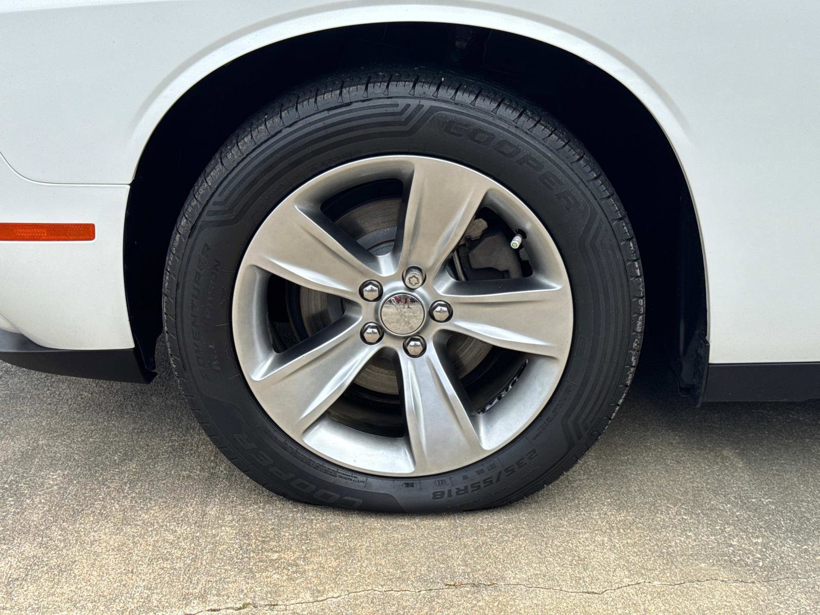 Used 2019 Dodge Challenger SXT image 10