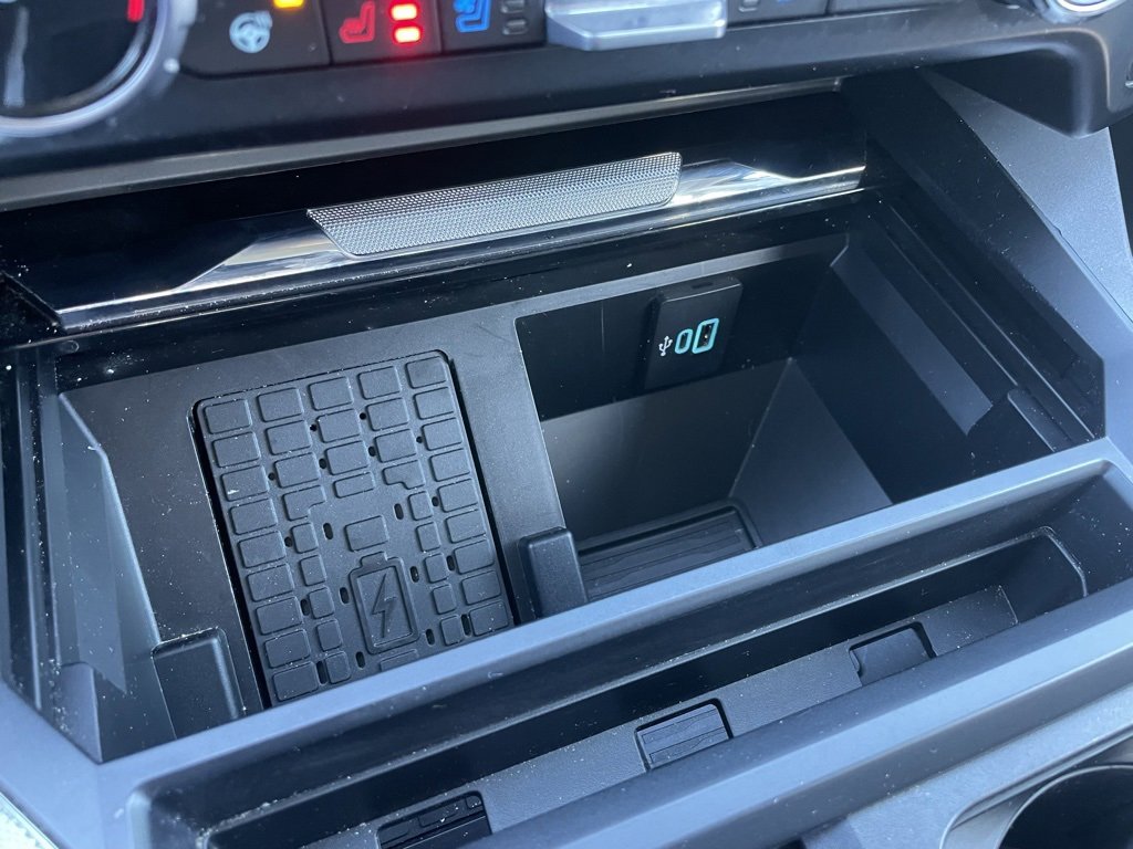 Used 2024 Ford F250 Lariat w/ Tremor Off-Road Package image 12