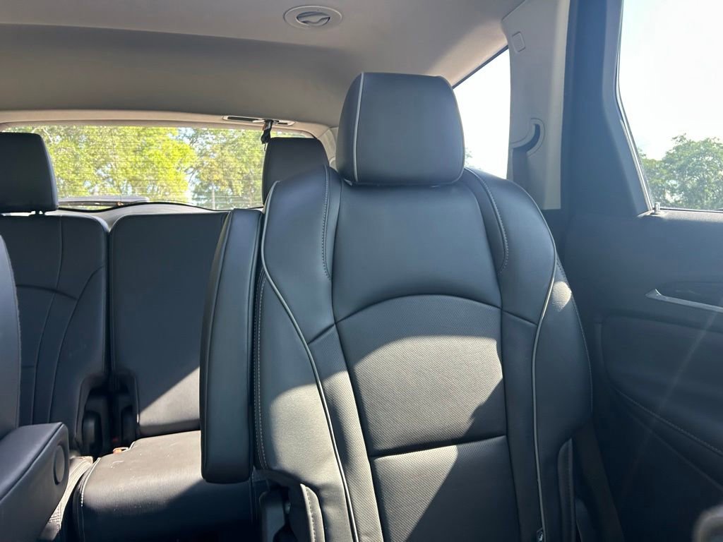 Used 2021 Buick Enclave Avenir w/ Avenir Technology Package FWD image 14