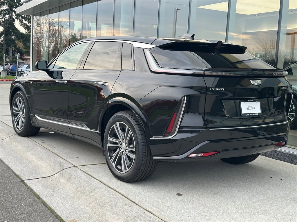 New 2026 Cadillac Lyriq Luxury image 3