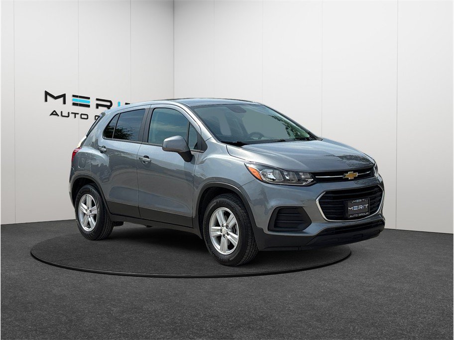 Used 2020 Chevrolet Trax LS w/ Tint and Cruise Package FWD image 1