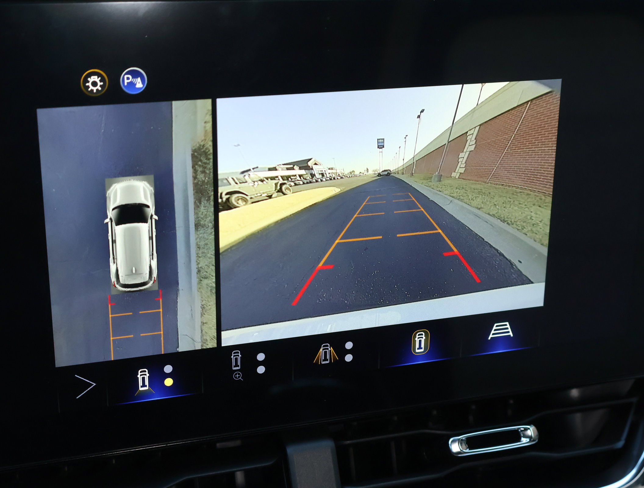 New 2026 Chevrolet Equinox ACTIV w/ Convenience Package III image 4