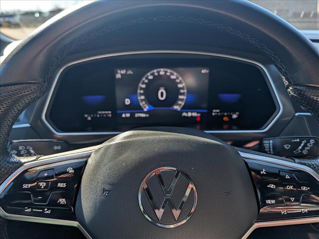 Certified 2023 Volkswagen Tiguan SE R-Line AWD/4WD image 39