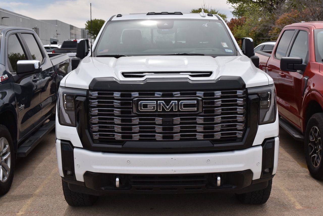 Used 2025 GMC Sierra 2500 Denali Ultimate image 3