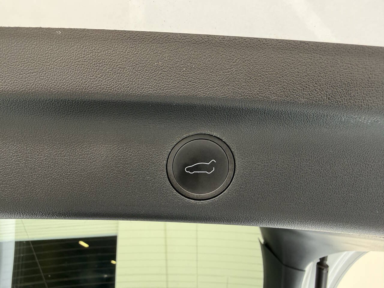 Used 2023 Tesla Model Y Long Range AWD/4WD image 25