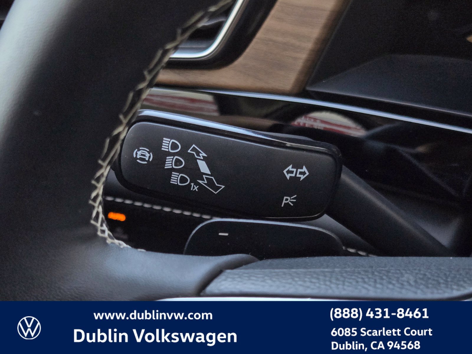 Used 2024 Volkswagen Atlas SE AWD/4WD image 24
