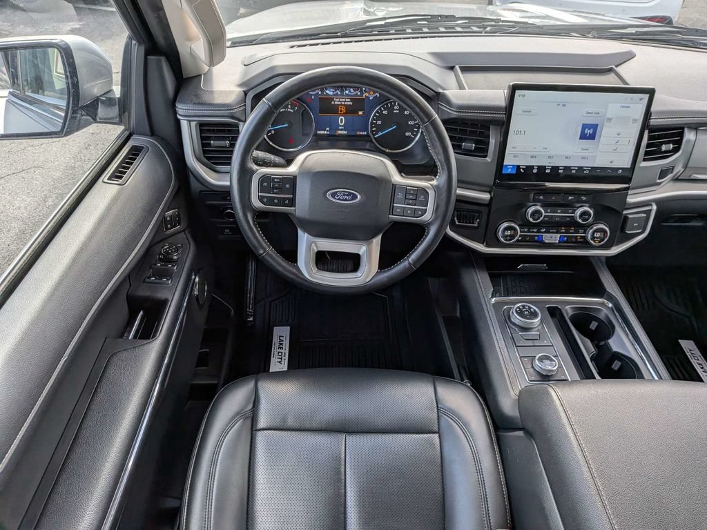 Used 2024 Ford Expedition XLT AWD/4WD image 14