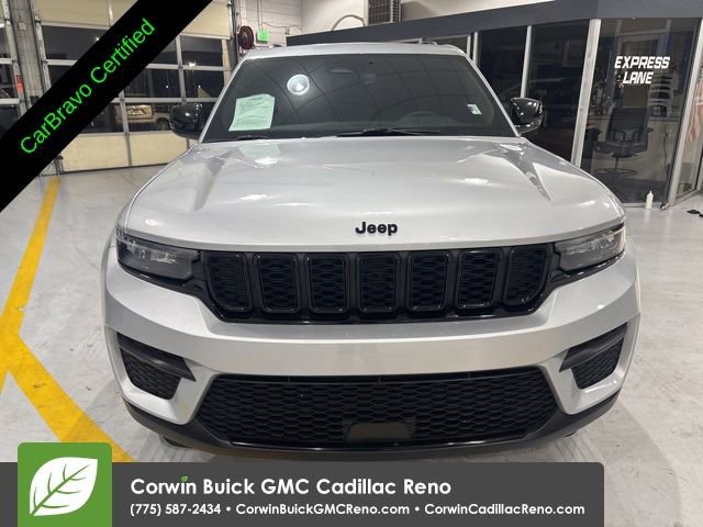 Used 2024 Jeep Grand Cherokee Altitude AWD/4WD image 2