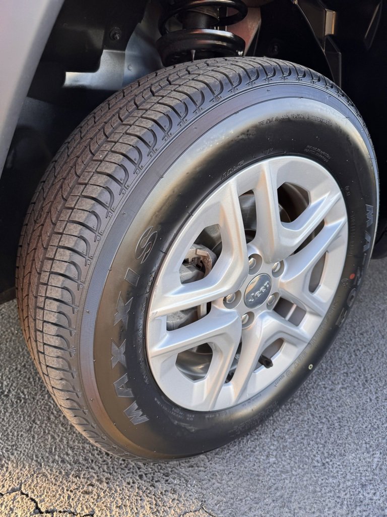 Used 2018 Jeep Compass Sport w/ Tech Group image 30