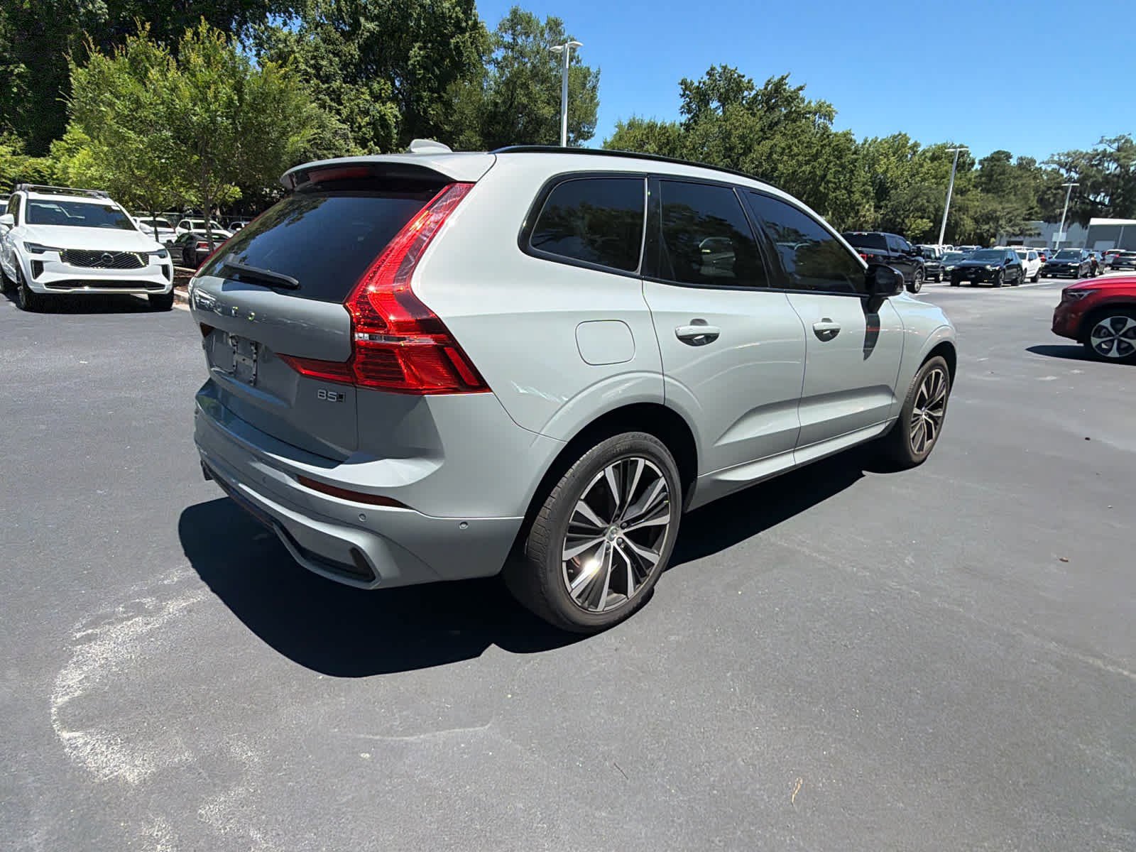 Used 2024 Volvo XC60 B5 Plus AWD/4WD image 15