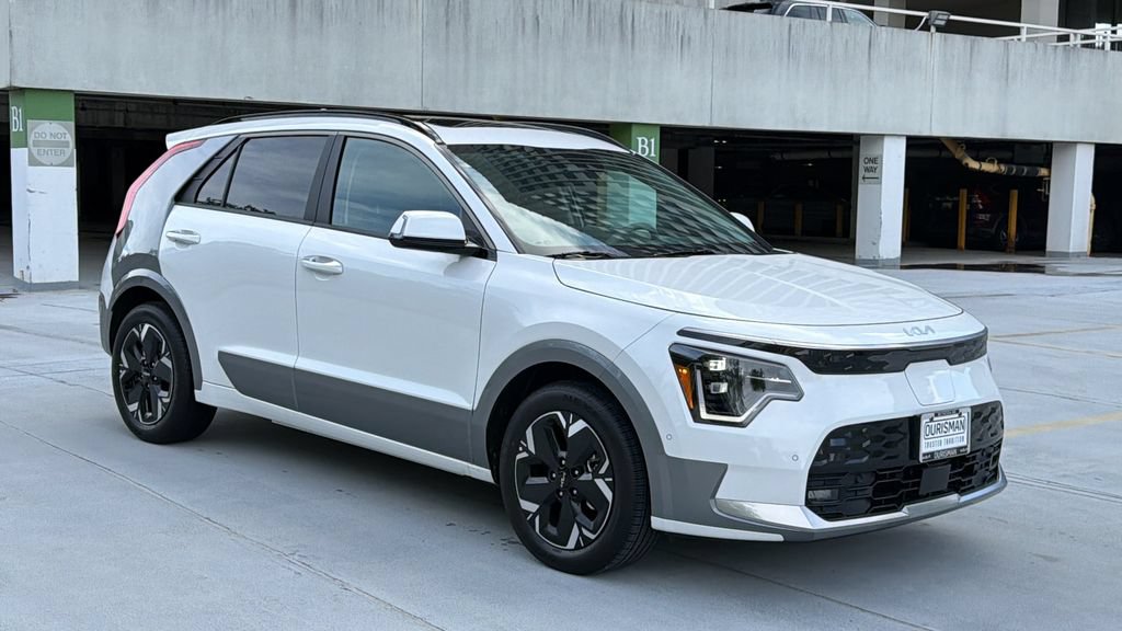 New 2026 Kia Niro Wave w/ Wave Preserve Package FWD image 1