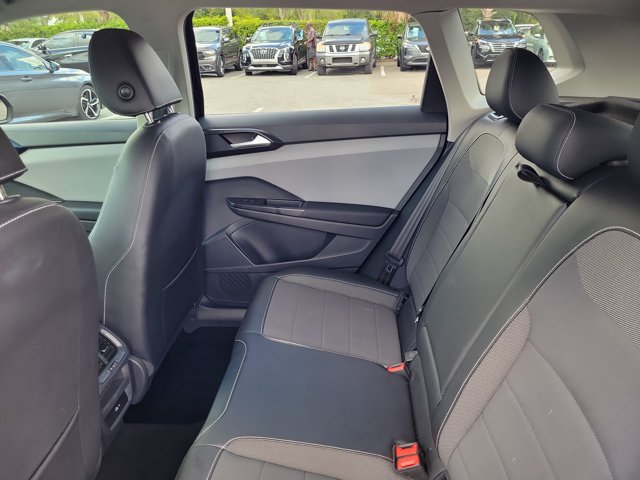 Used 2023 Volkswagen Taos SE w/ Panoramic Sunroof Package FWD image 12