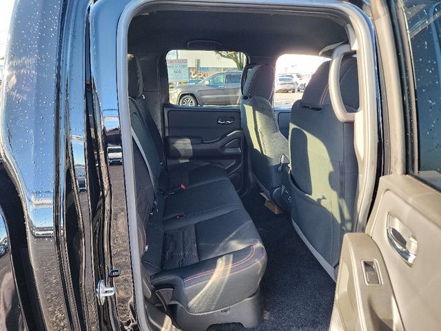 Used 2024 Nissan Frontier PRO-4X w/ Pro Convenience Package image 13