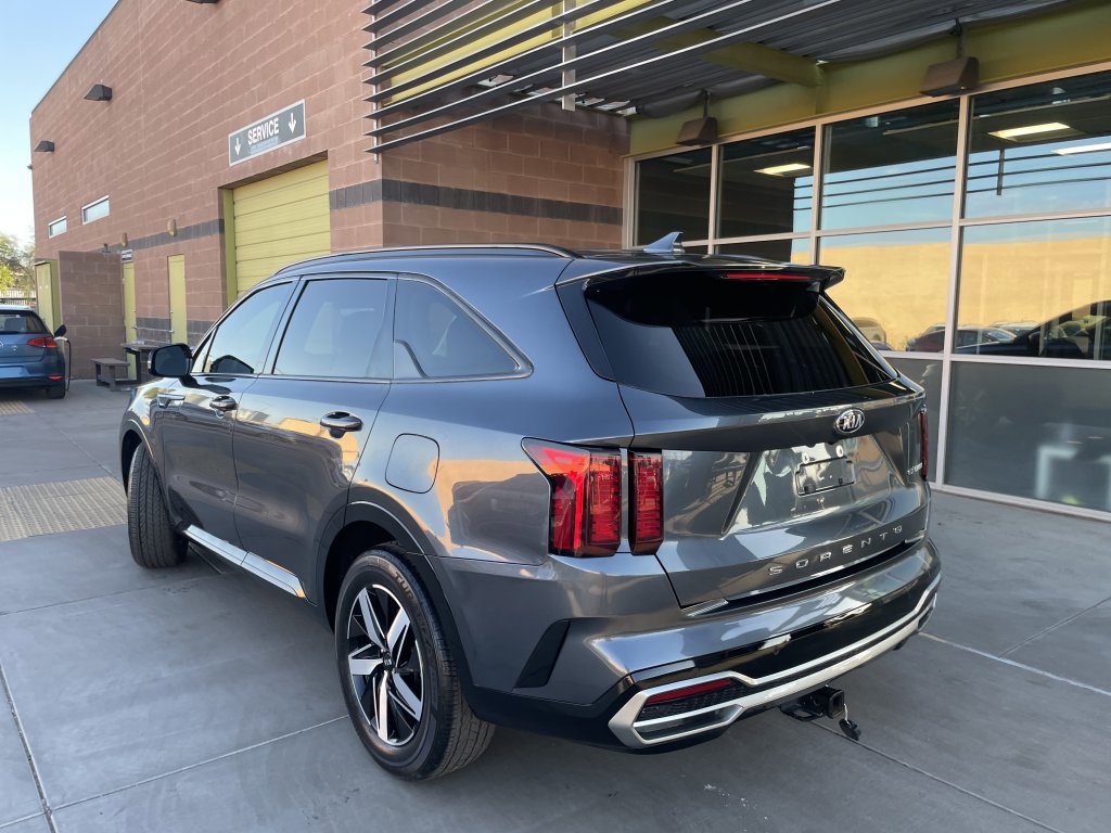 Used 2021 Kia Sorento EX image 4