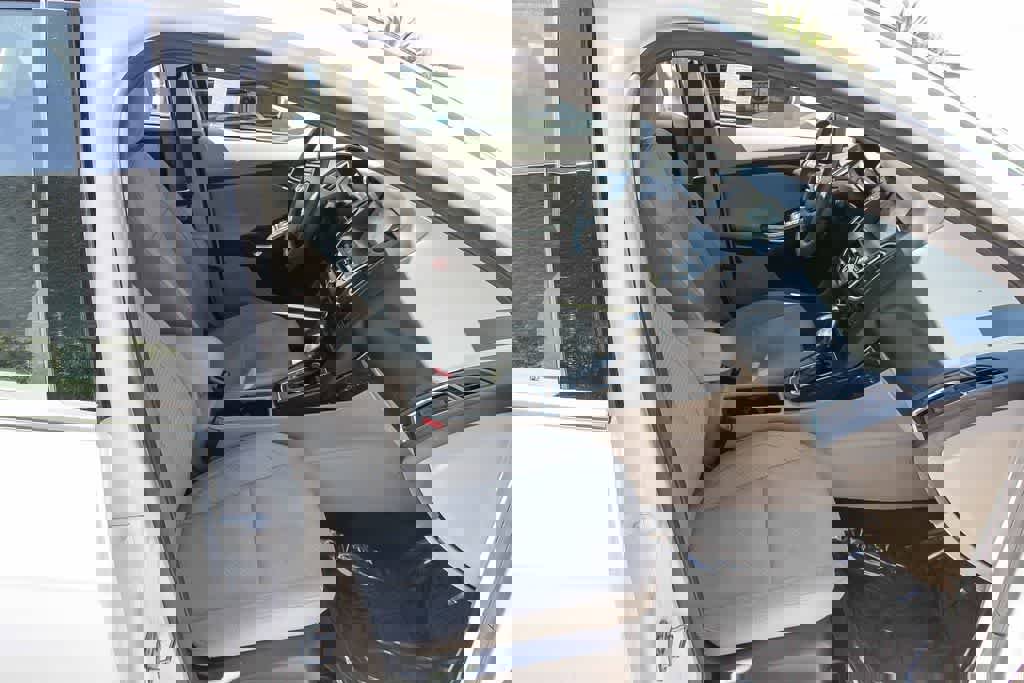 Used 2017 Ford Focus Electric Hatchback image 17