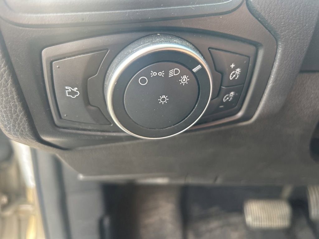 Used 2017 Ford Focus SE FWD image 15