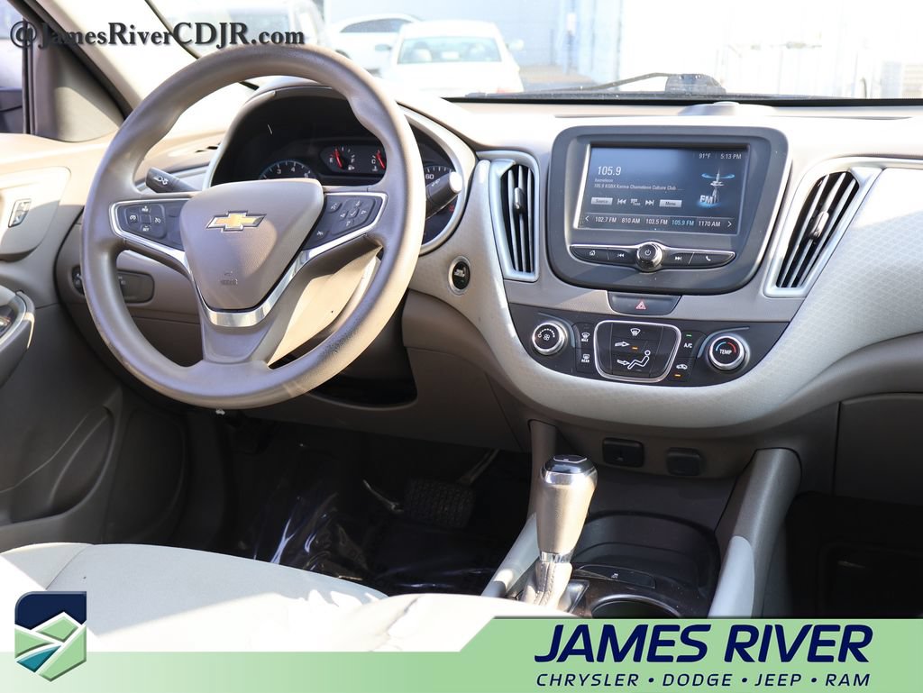 Used 2017 Chevrolet Malibu LS FWD image 13