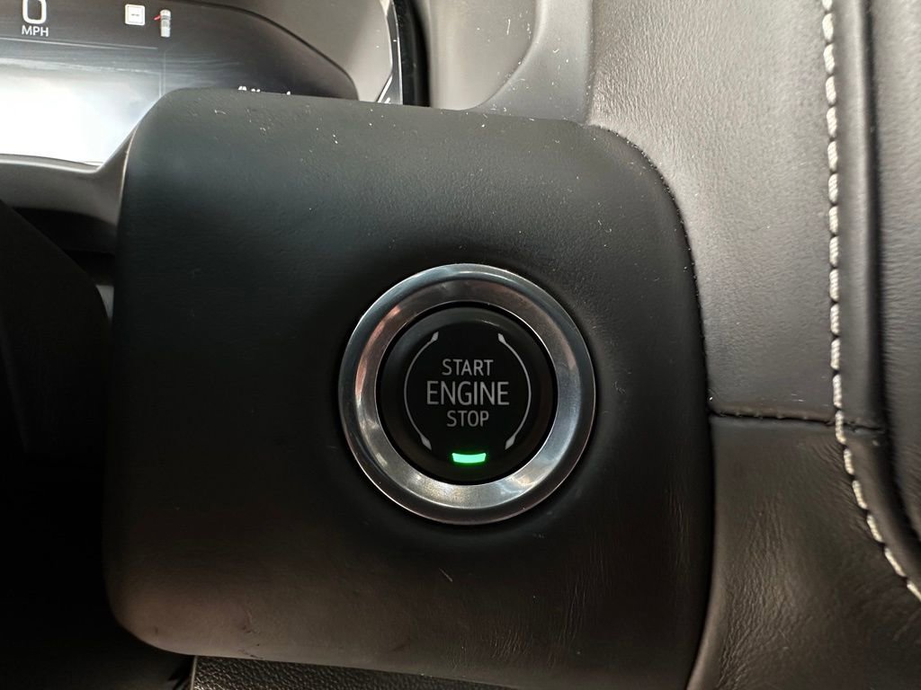 Used 2023 GMC Yukon Denali Ultimate AWD/4WD image 38