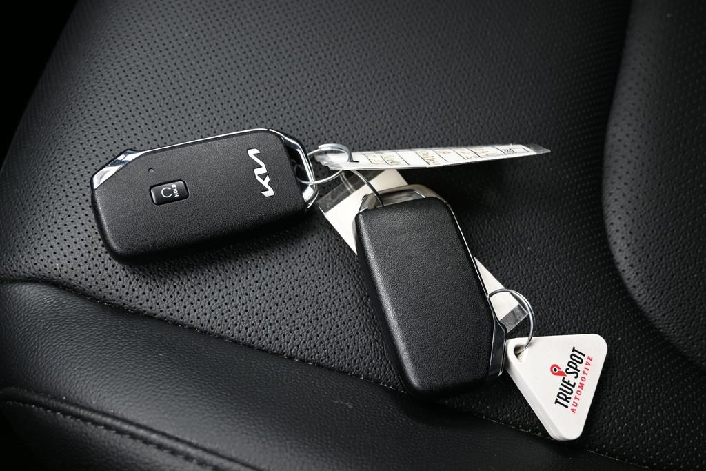 Used 2023 Kia Sportage EX AWD/4WD image 28