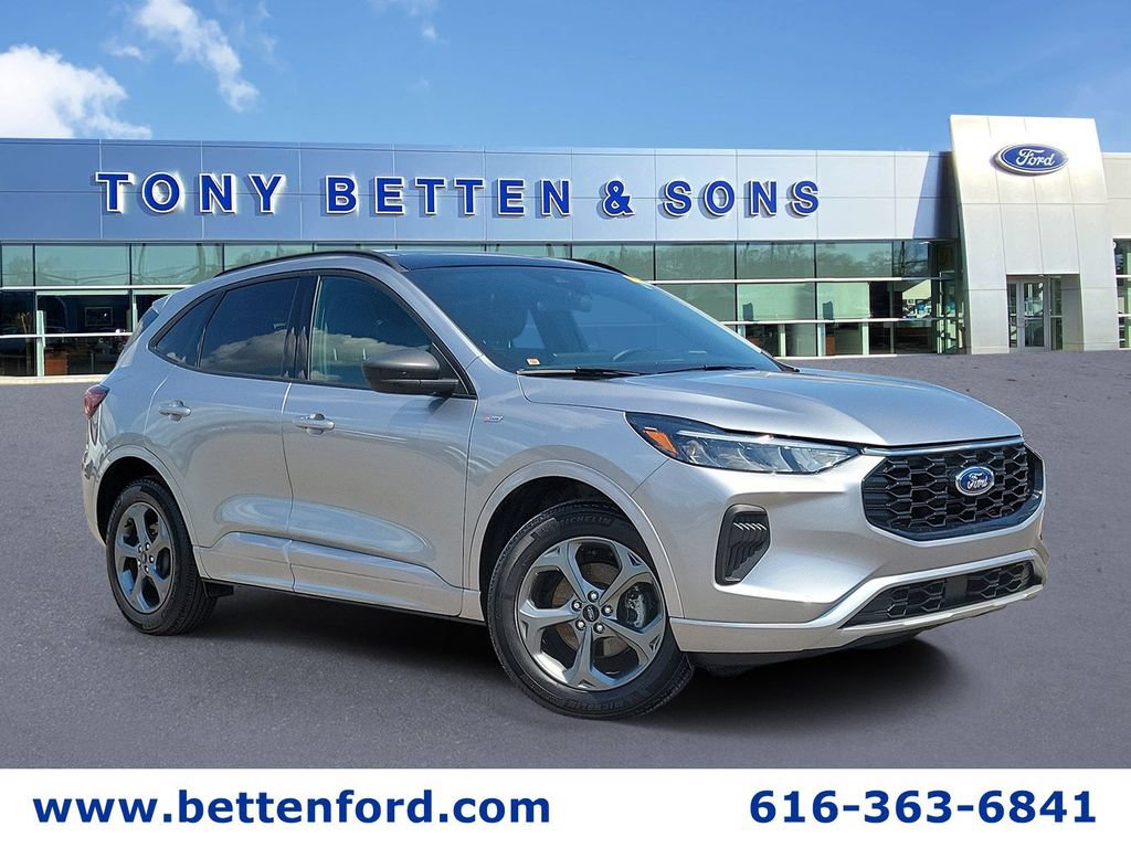 Used 2024 Ford Escape ST-Line w/ Tech Pack #1 AWD/4WD image 1