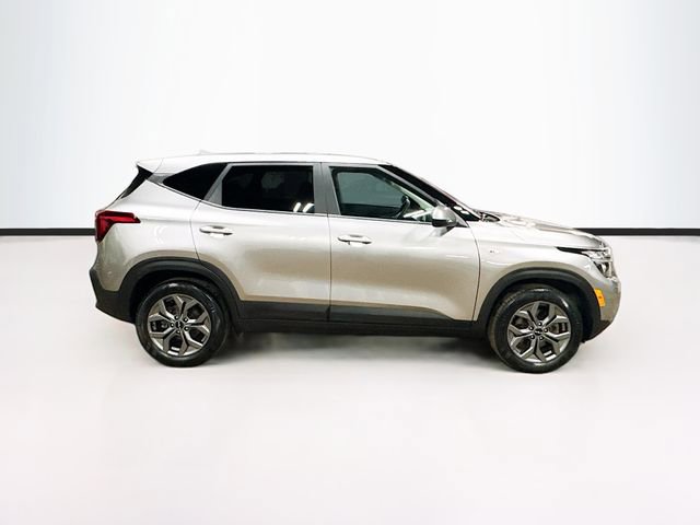 Used 2024 Kia Seltos LX image 8