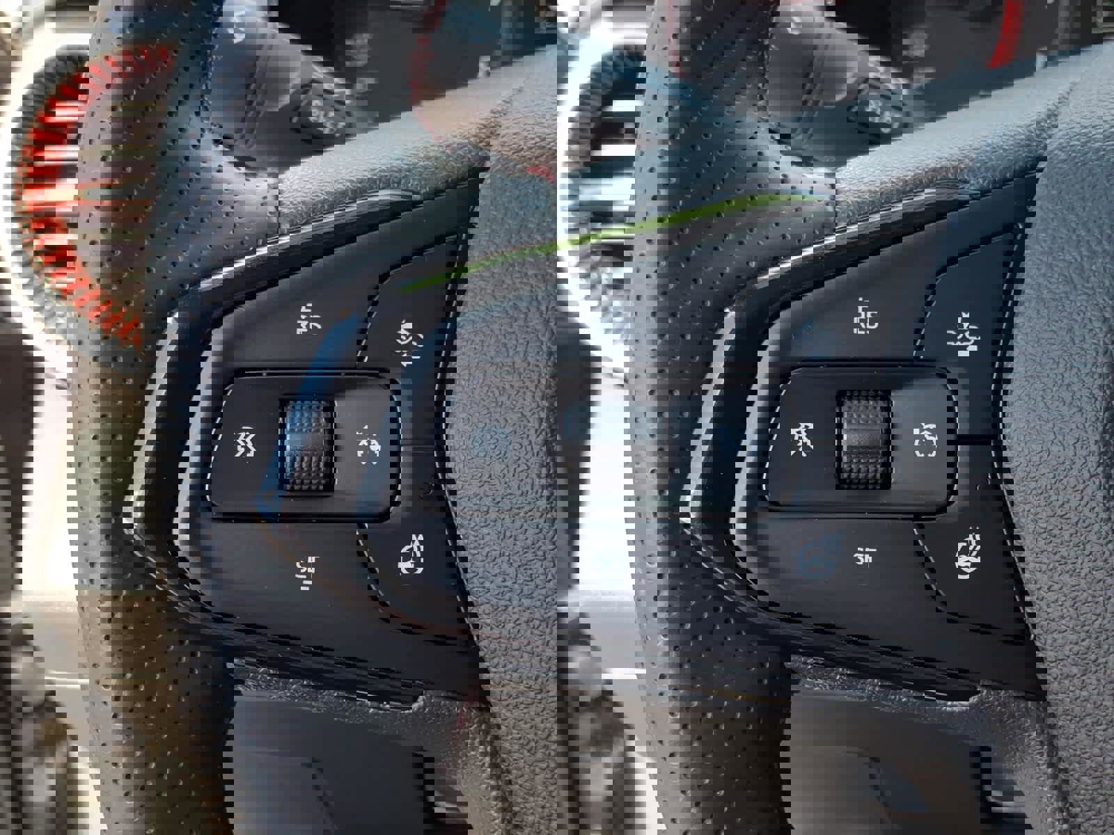 Used 2024 Chevrolet Trax RS image 37