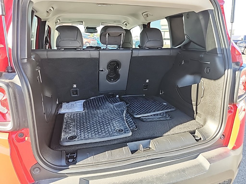 Used 2022 Jeep Renegade Trailhawk AWD/4WD image 6