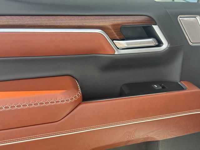 Certified 2026 GMC Sierra 1500 Denali Ultimate w/ LPO, Black Badging Package AWD/4WD image 19
