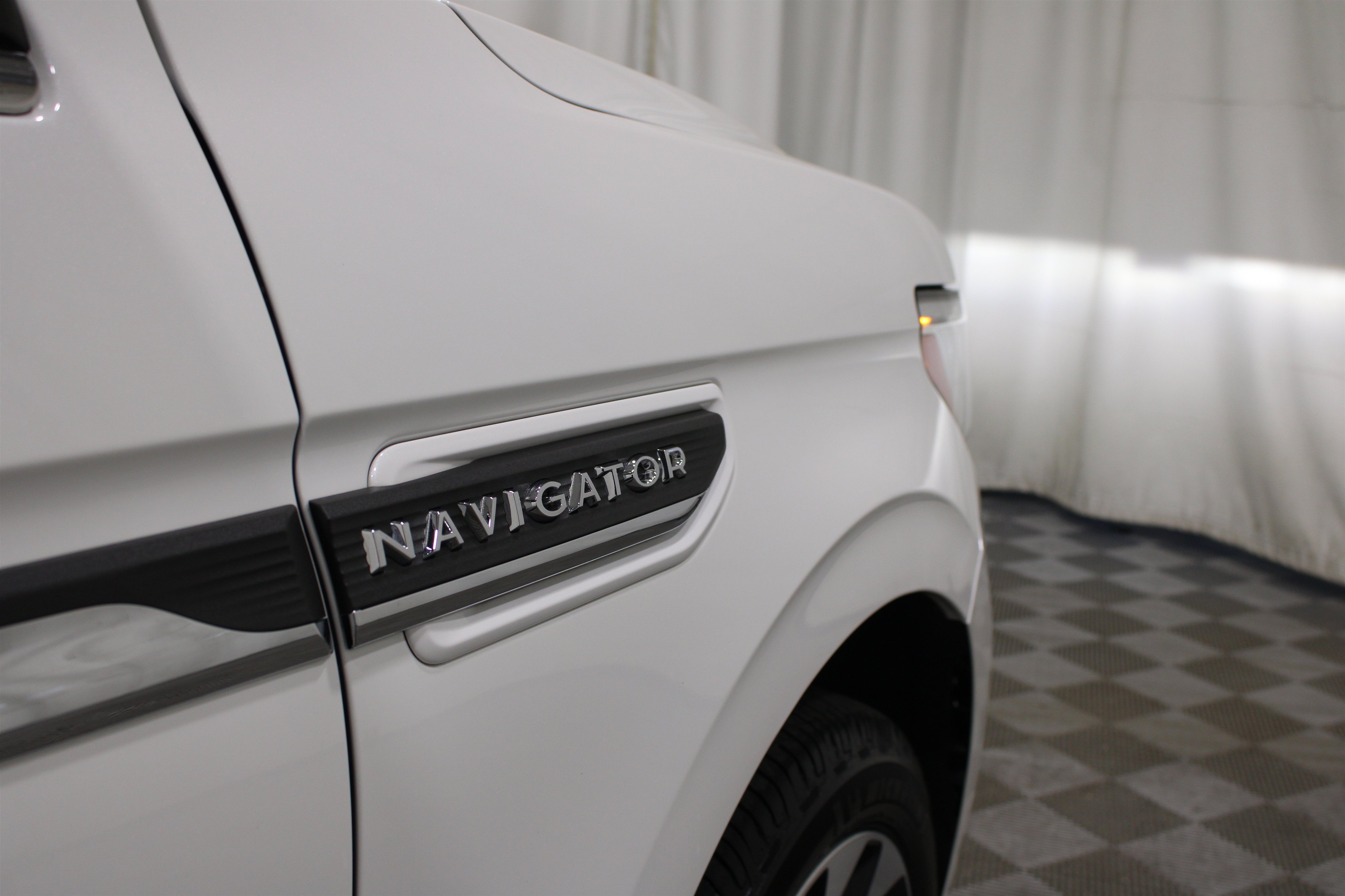 Certified 2024 Lincoln Navigator Reserve AWD/4WD image 31