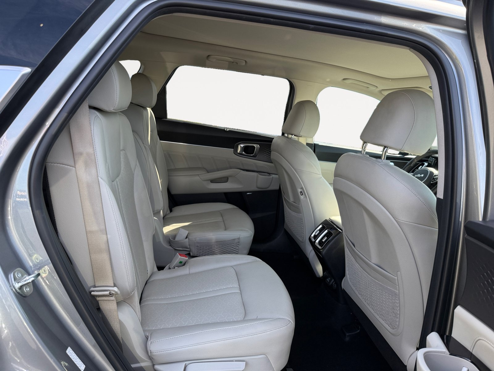 Used 2023 Kia Sorento SX Prestige w/ Panoramic Sunroof Package AWD/4WD image 18