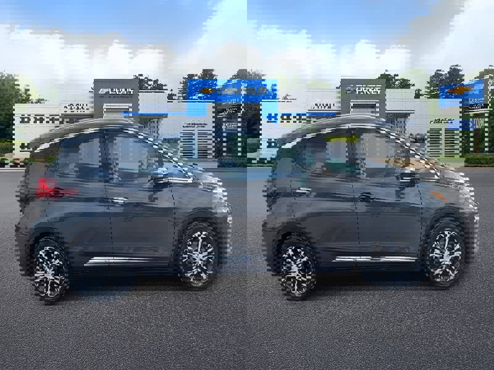 Used 2019 Chevrolet Bolt Premier w/ Infotainment Package image 3