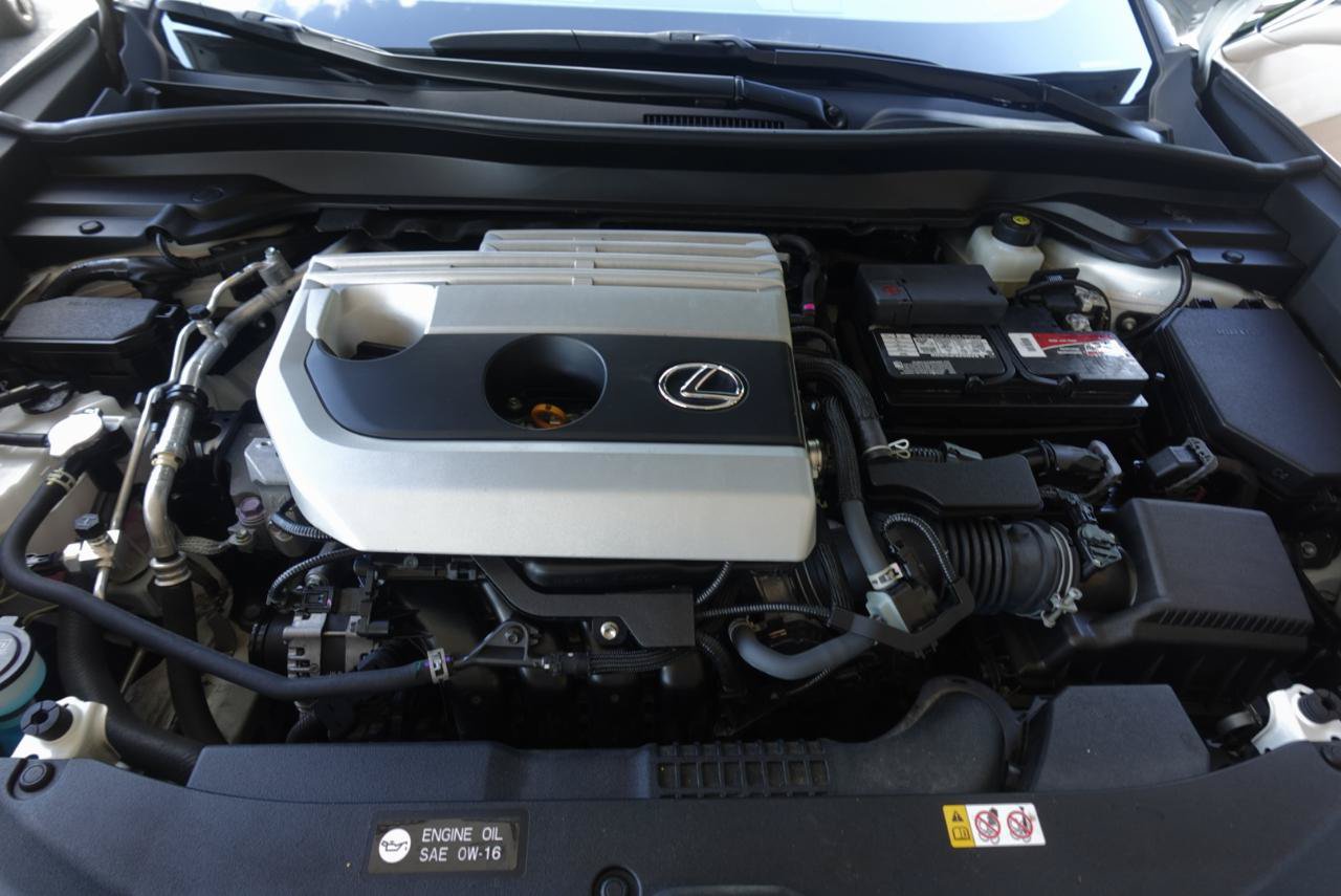 Used 2020 Lexus UX 200 w/ Premium Package FWD image 17