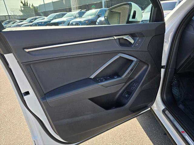 Used 2023 Audi Q3 2.0T Premium w/ Black Optic Sport Package AWD/4WD image 19
