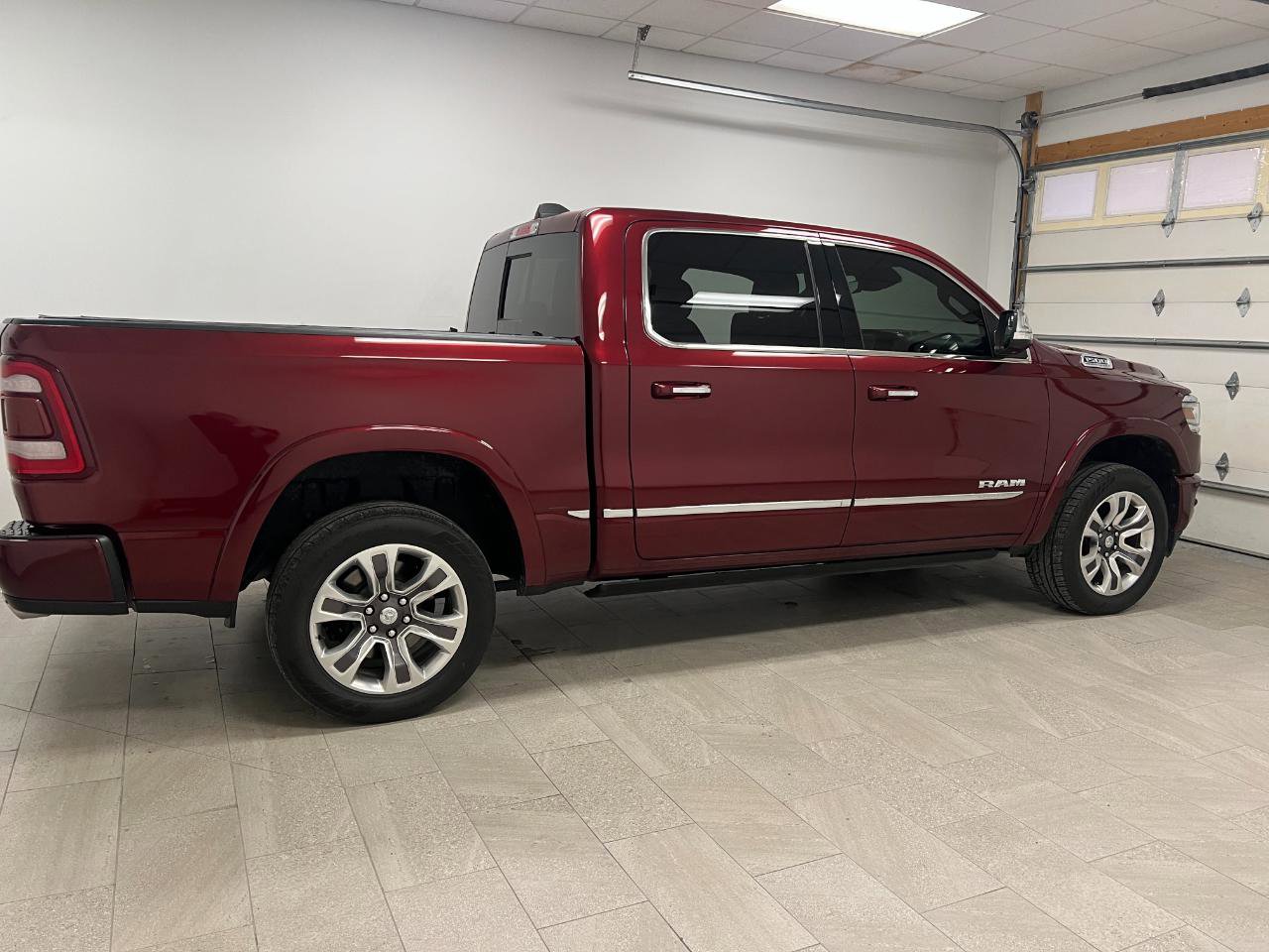 Used 2022 RAM 1500 Limited w/ Body Color Bumper Group AWD/4WD image 44